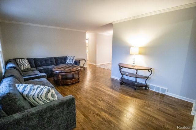 5362 McCandlish Road, Grand Blanc Charter Township, MI 48439