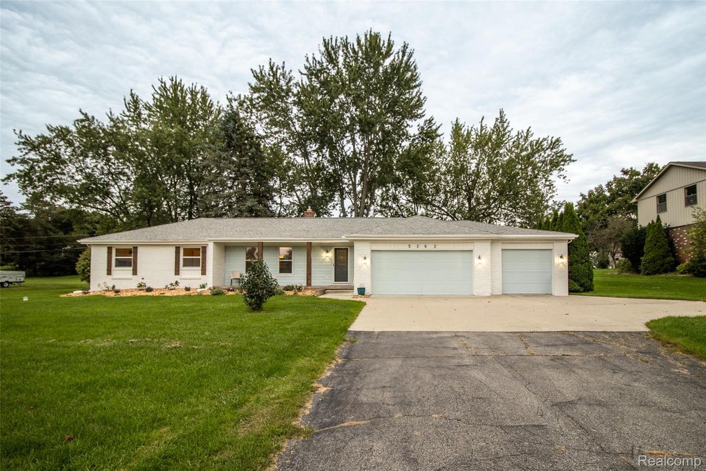 5362 McCandlish Road, Grand Blanc Charter Township, MI 48439