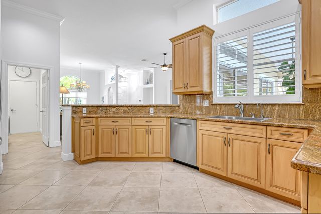 23 Windward Isle, Palm Beach Gardens, FL 33418