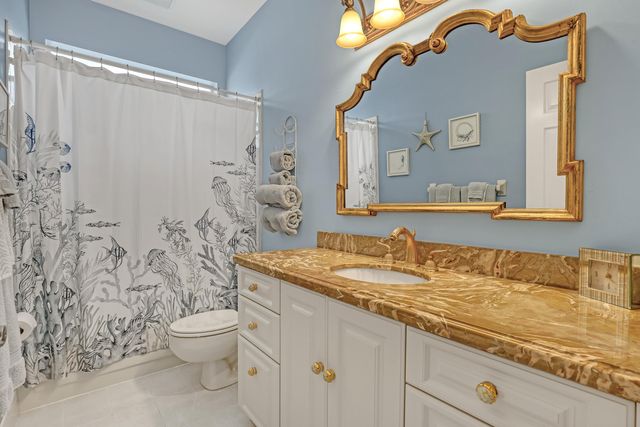 23 Windward Isle, Palm Beach Gardens, FL 33418