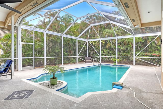 23 Windward Isle, Palm Beach Gardens, FL 33418