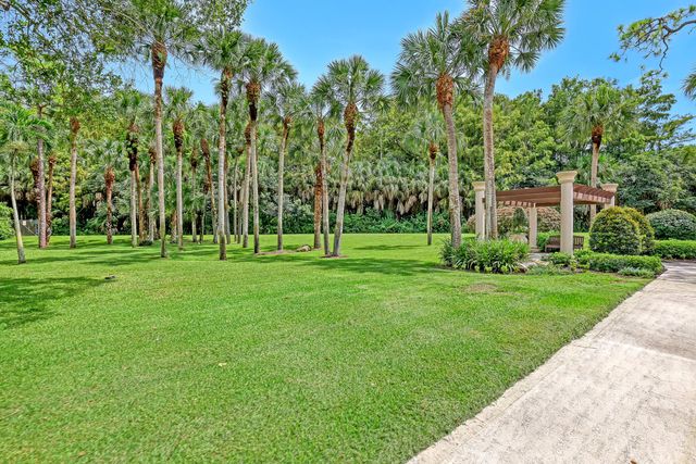 23 Windward Isle, Palm Beach Gardens, FL 33418