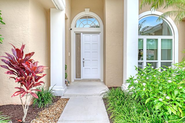 23 Windward Isle, Palm Beach Gardens, FL 33418