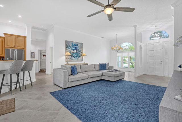 23 Windward Isle, Palm Beach Gardens, FL 33418