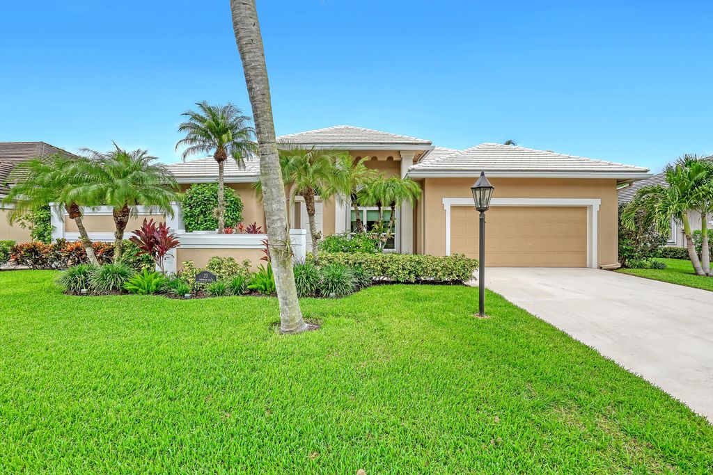 23 Windward Isle, Palm Beach Gardens, FL 33418