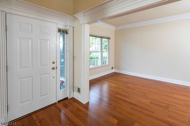 27 Bethpage Dr, Montgomery Twp., NJ 08558