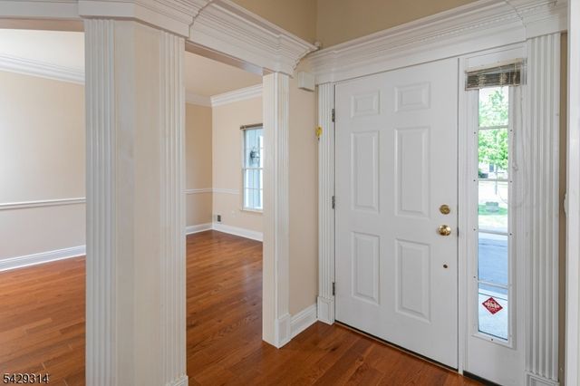 27 Bethpage Dr, Montgomery Twp., NJ 08558