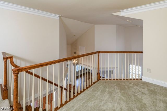 27 Bethpage Dr, Montgomery Twp., NJ 08558