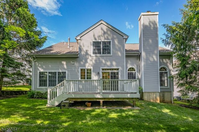 27 Bethpage Dr, Montgomery Twp., NJ 08558