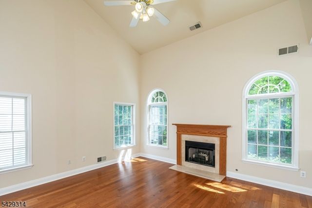 27 Bethpage Dr, Montgomery Twp., NJ 08558