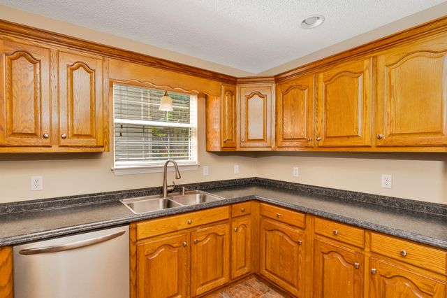 6815 Sawtooth Drive, Ooltewah, TN 37363