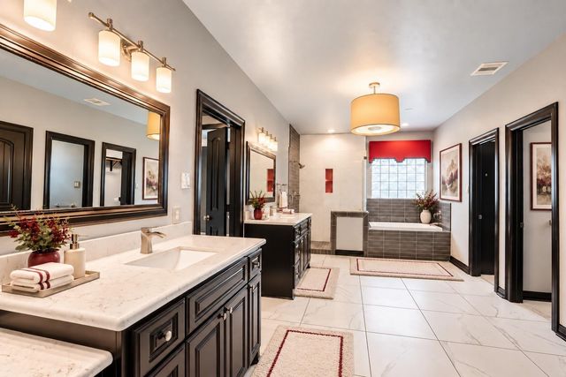 405 Old Orchard Drive, Dickinson, TX 77539