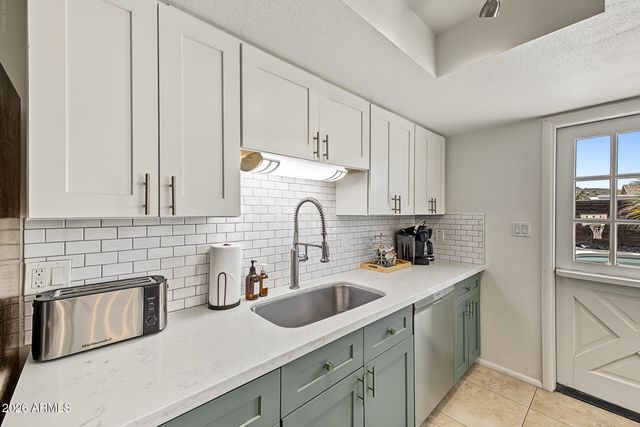 2501 E BLANCHE Drive, Phoenix, AZ 85032