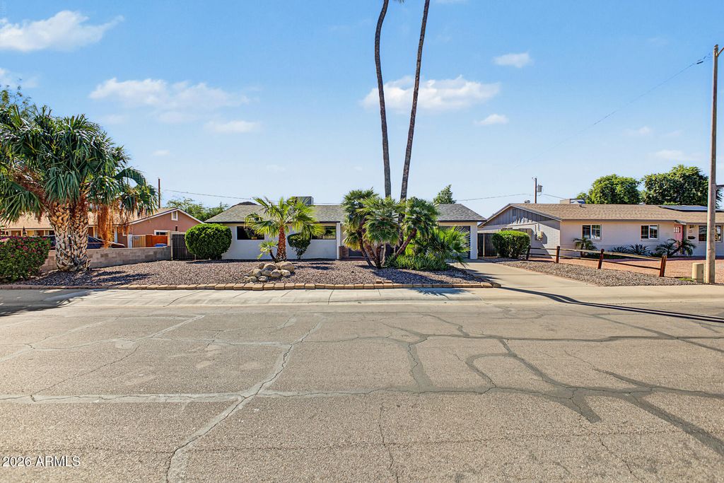2501 E BLANCHE Drive, Phoenix, AZ 85032