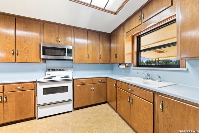 2531 LOWER SEGUIN RD, Marion, TX 78124