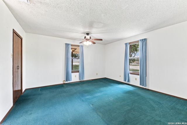 2531 LOWER SEGUIN RD, Marion, TX 78124