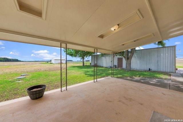 2531 LOWER SEGUIN RD, Marion, TX 78124
