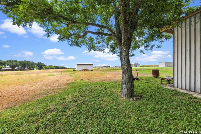 2531 LOWER SEGUIN RD, Marion, TX 78124