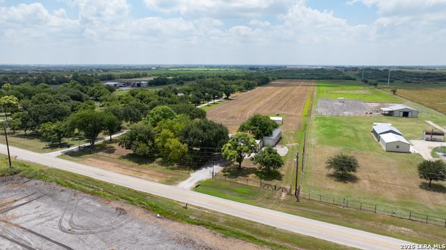 2531 LOWER SEGUIN RD, Marion, TX 78124