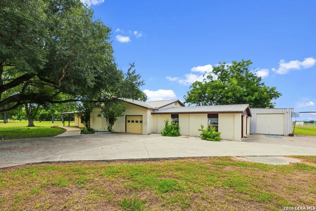 2531 LOWER SEGUIN RD, Marion, TX 78124
