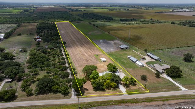 2531 LOWER SEGUIN RD, Marion, TX 78124