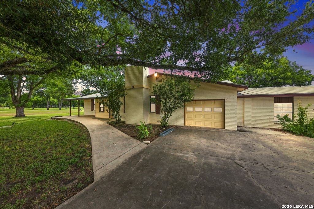 2531 LOWER SEGUIN RD, Marion, TX 78124