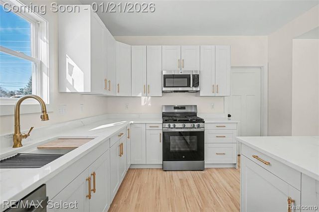 408 3rd Street, Fenton, MI 48430