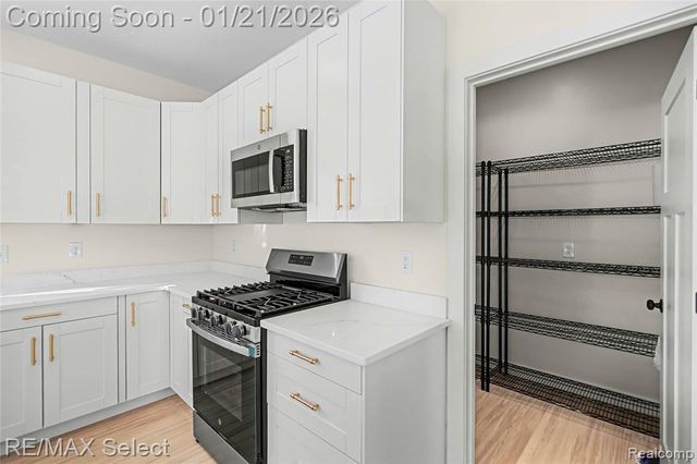 408 3rd Street, Fenton, MI 48430