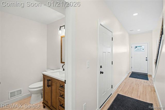 408 3rd Street, Fenton, MI 48430