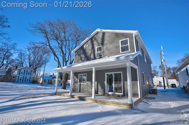 408 3rd Street, Fenton, MI 48430
