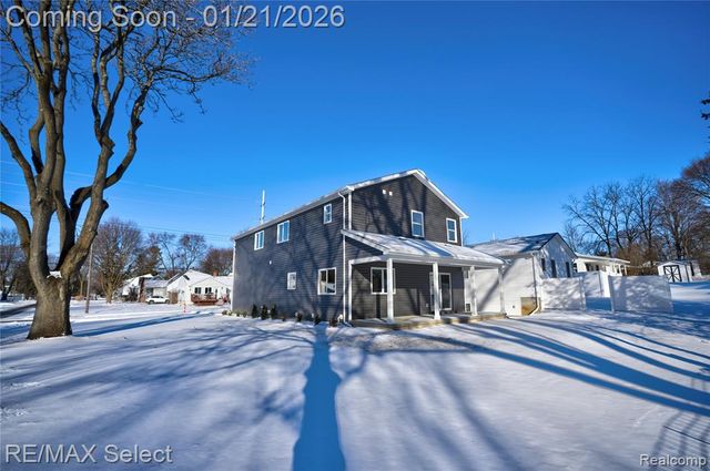 408 3rd Street, Fenton, MI 48430