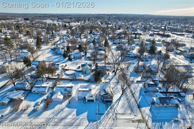 408 3rd Street, Fenton, MI 48430