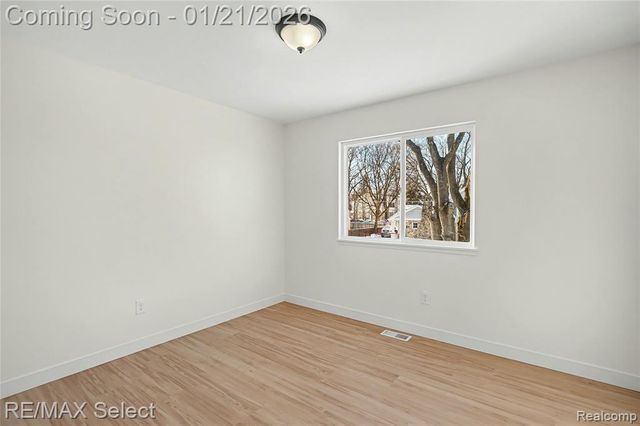 408 3rd Street, Fenton, MI 48430