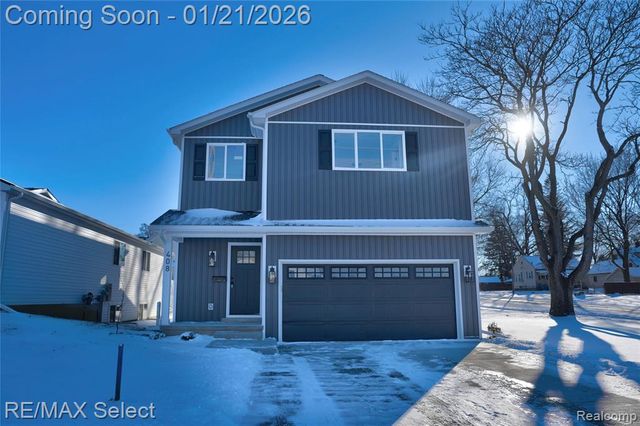 408 3rd Street, Fenton, MI 48430