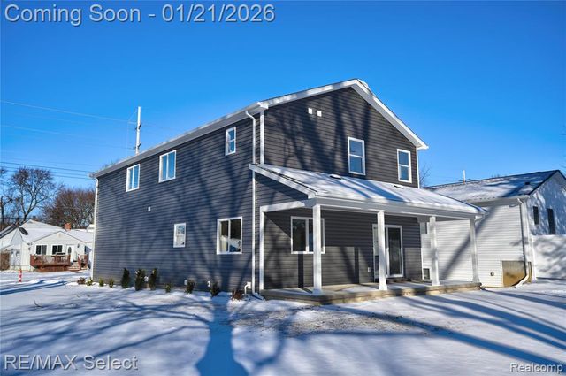 408 3rd Street, Fenton, MI 48430