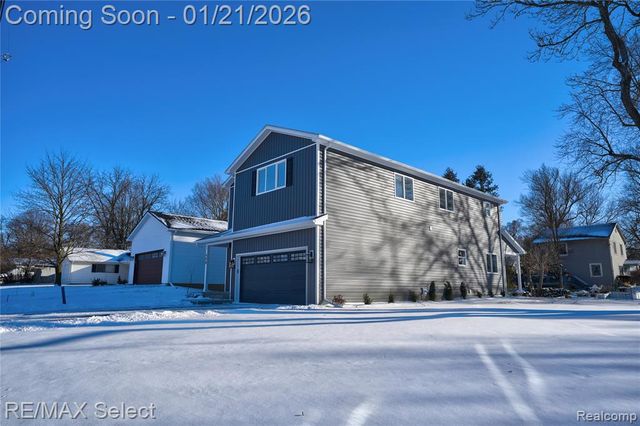 408 3rd Street, Fenton, MI 48430