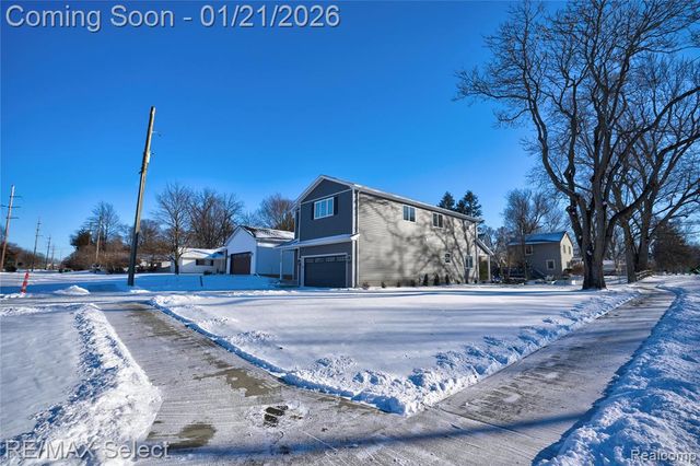 408 3rd Street, Fenton, MI 48430