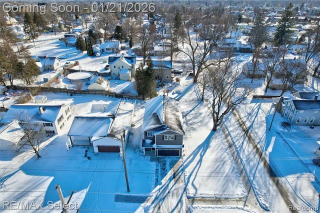 408 3rd Street, Fenton, MI 48430