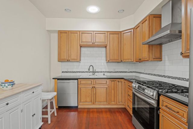 311 Walnut Street, Pacific Grove, CA 93950