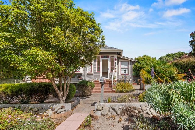 311 Walnut Street, Pacific Grove, CA 93950