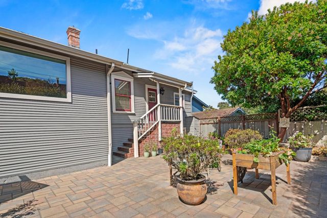 311 Walnut Street, Pacific Grove, CA 93950