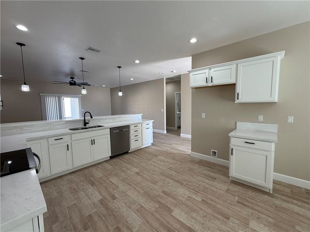 2195 E Hayden Way, Fort Mohave, AZ 86426