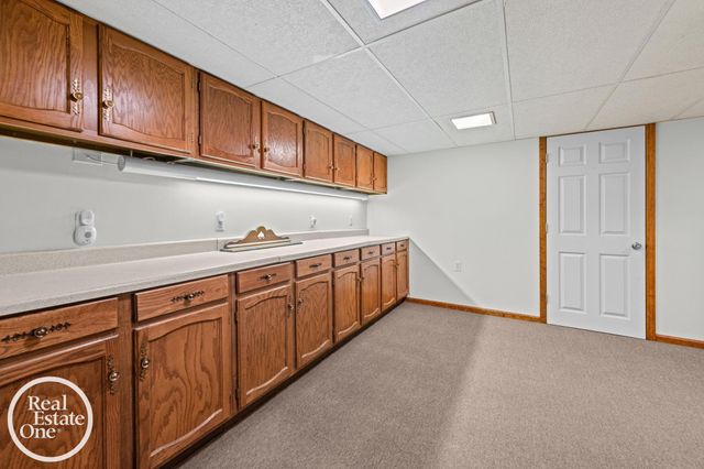 1196 Hawthorne Road, Grosse Pointe Woods, MI 48236