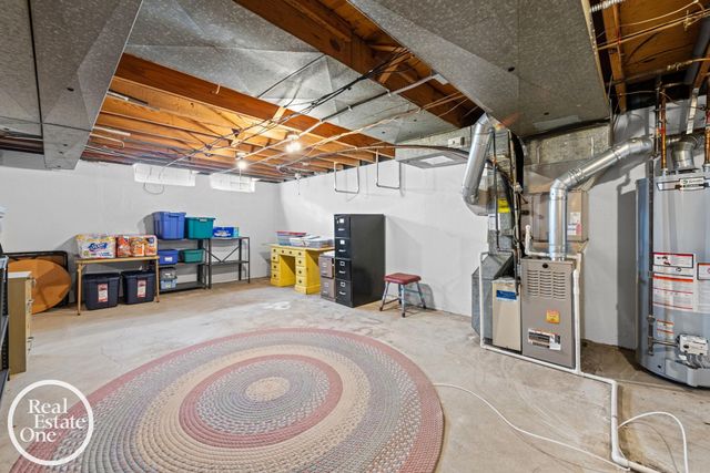 1196 Hawthorne Road, Grosse Pointe Woods, MI 48236