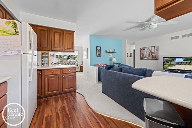 1196 Hawthorne Road, Grosse Pointe Woods, MI 48236