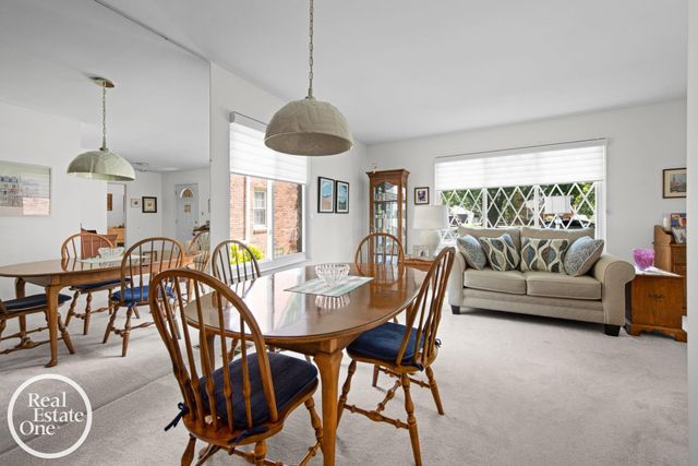 1196 Hawthorne Road, Grosse Pointe Woods, MI 48236