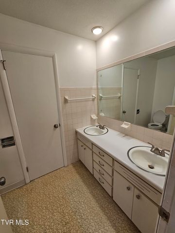 1907 Club Drive, Johnson City, TN 37601