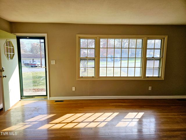 1907 Club Drive, Johnson City, TN 37601
