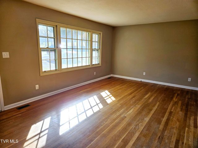 1907 Club Drive, Johnson City, TN 37601