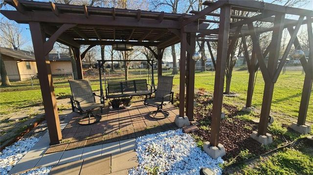 202 S High Street, Arma, KS 66712